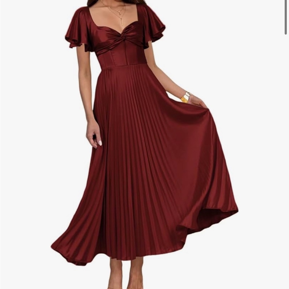 Elegant Off-Shoulder Pleated Dress
